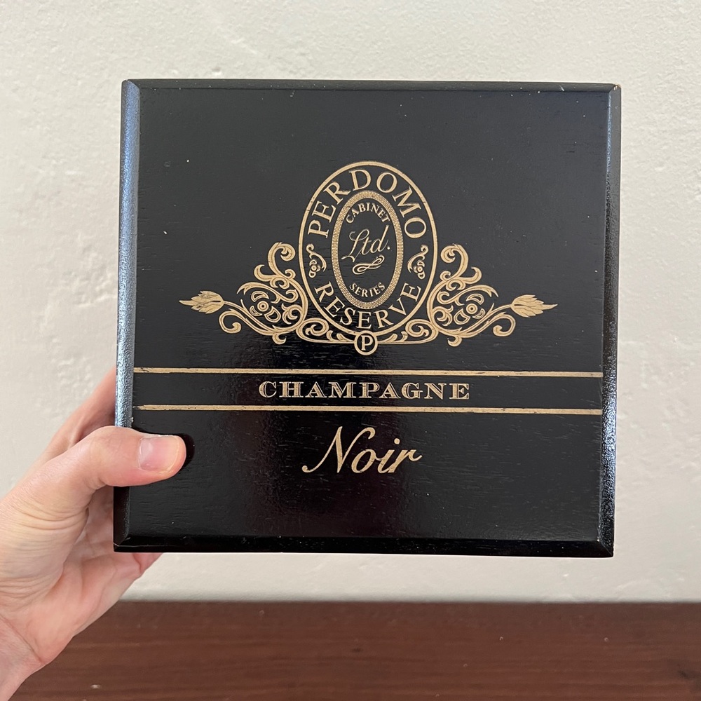 Vintage black gold wood wooden hinged cigar box Perdomo Reserve Champagne Noir